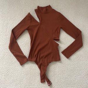 ASTR Cut Out ribbed bodysuit turtleneck XS